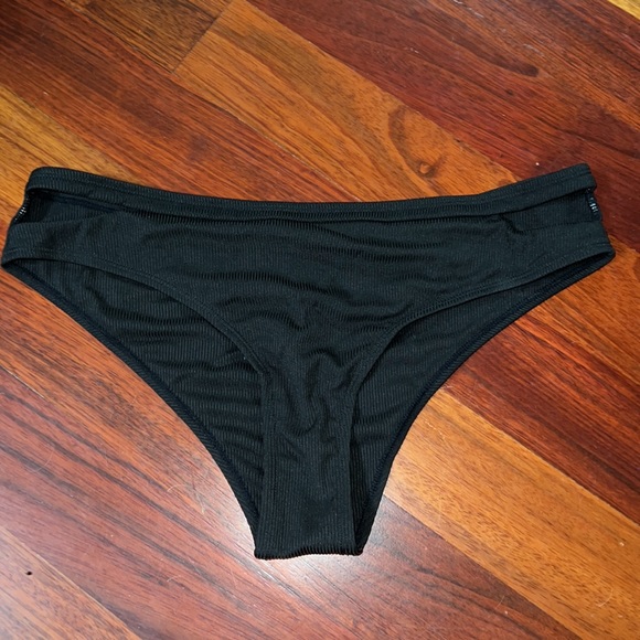 Cupshe Black Bikini - NEW WITH TAGS - Picture 6 of 8